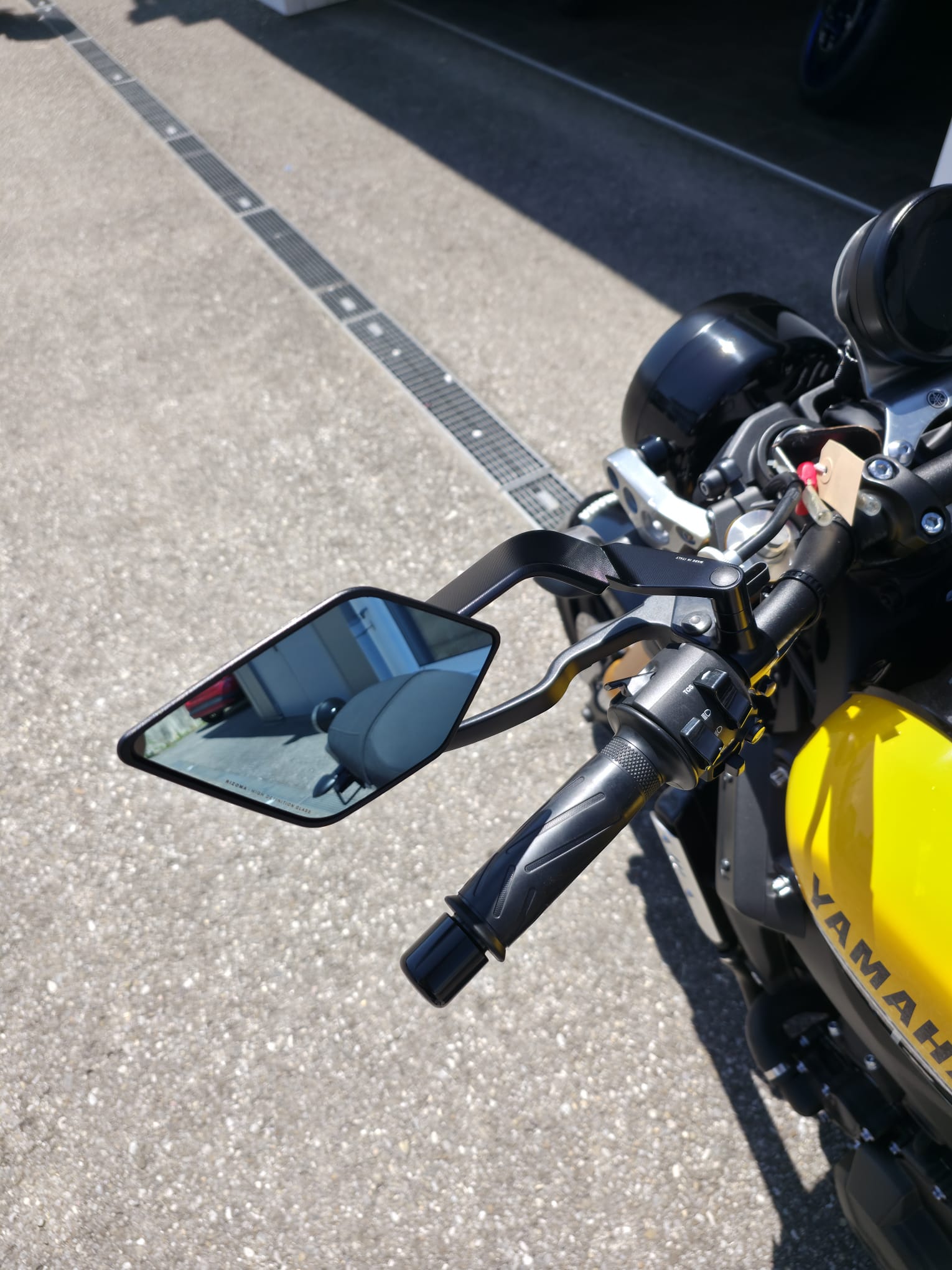 YAMAHA XSR 900 60 Anniversary / DEPOT-VENTE-image-4