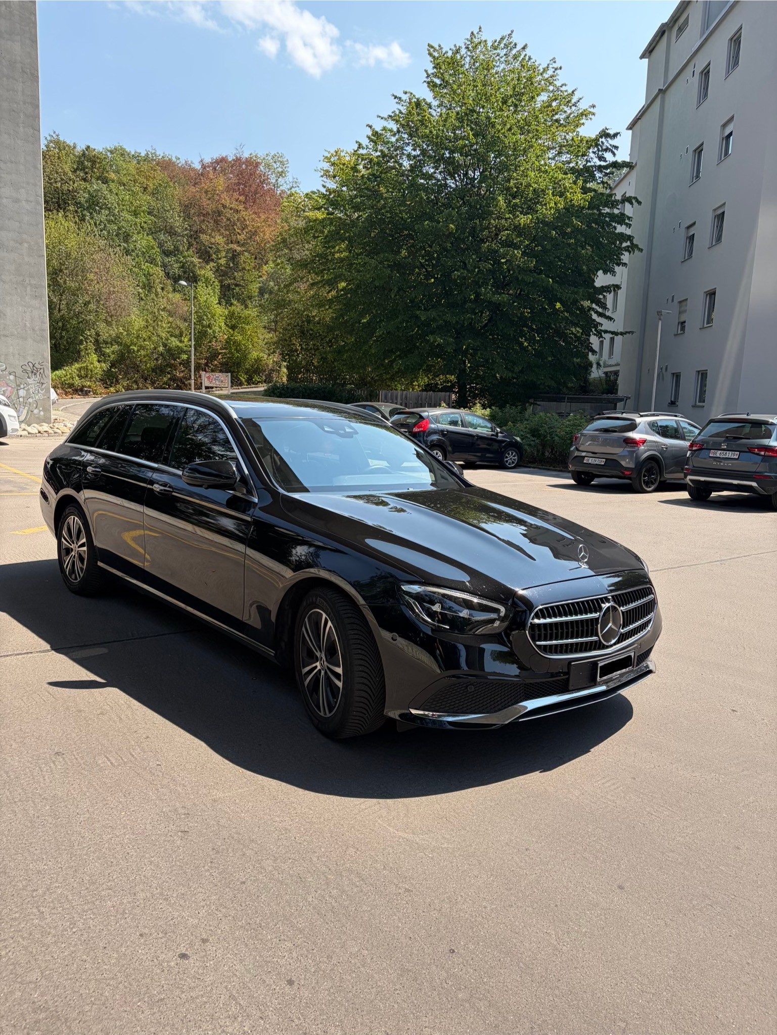 MERCEDES-BENZ E 200 Avantgarde 4matic-image-0