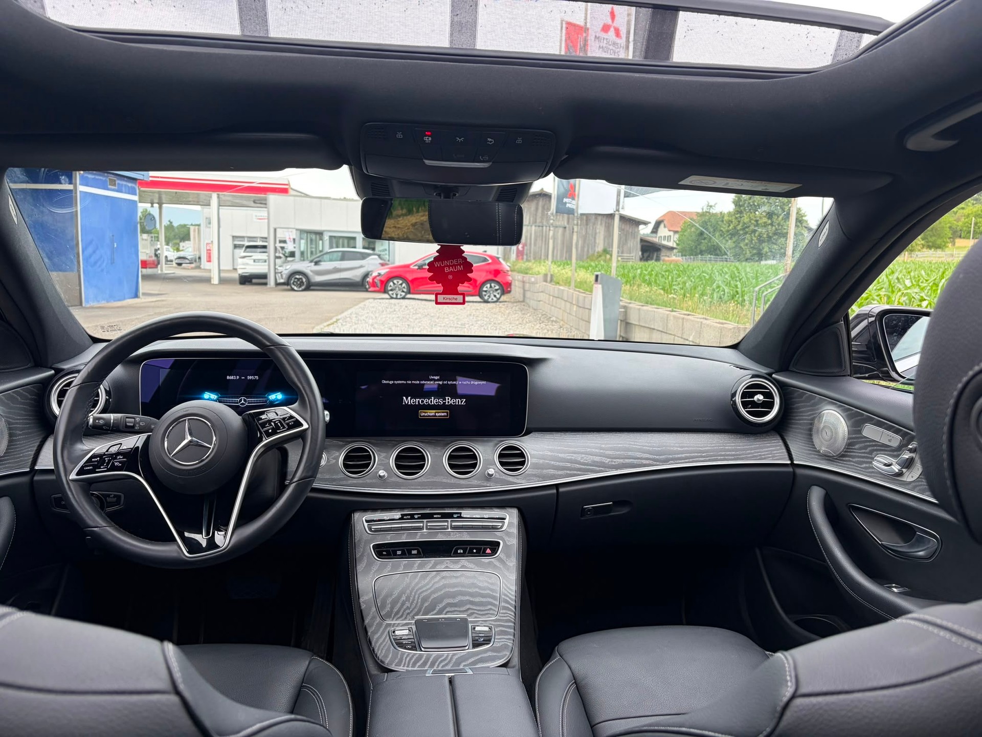 MERCEDES-BENZ E 200 Avantgarde 4matic-image-2