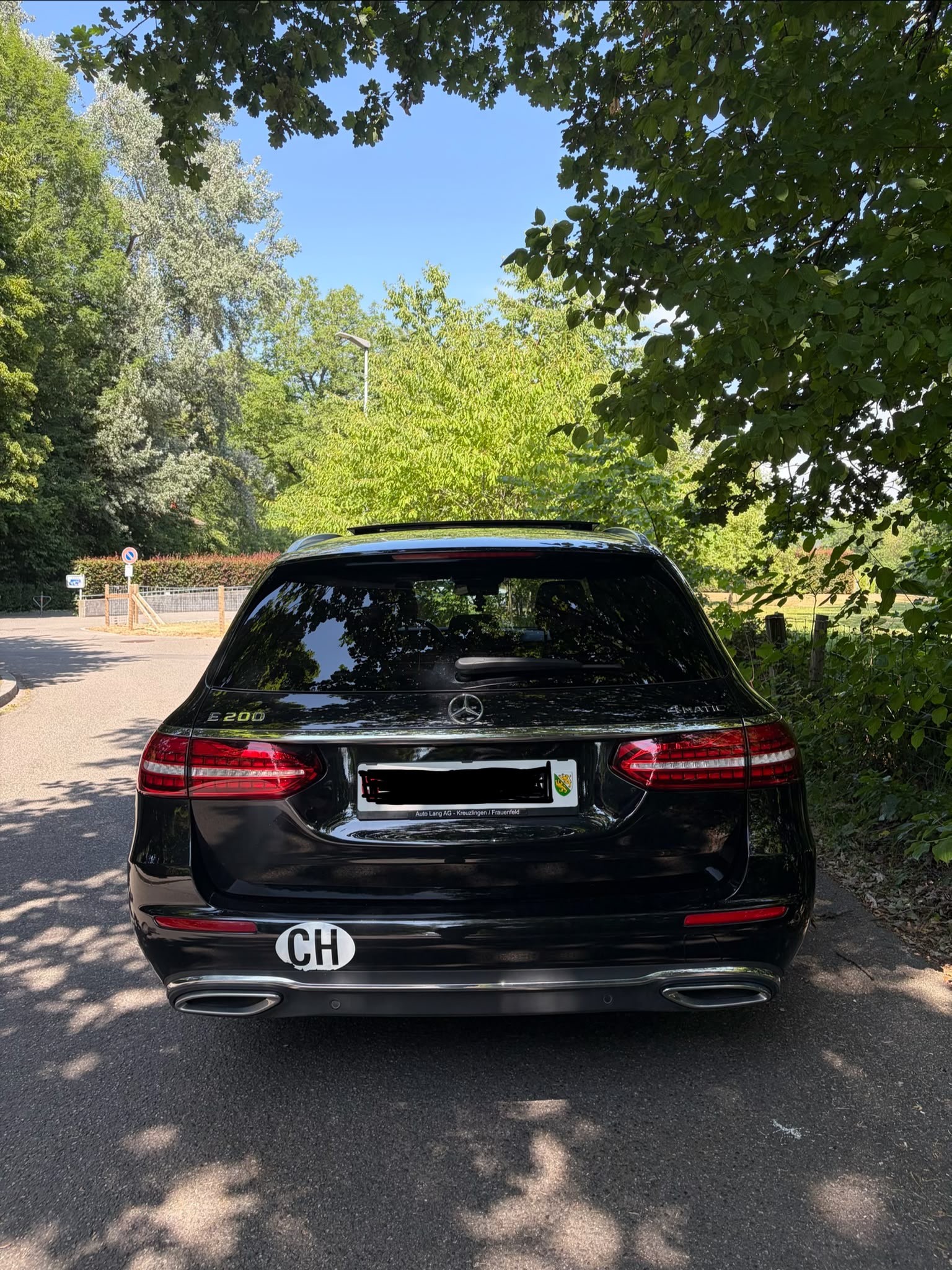 MERCEDES-BENZ E 200 Avantgarde 4matic-image-3