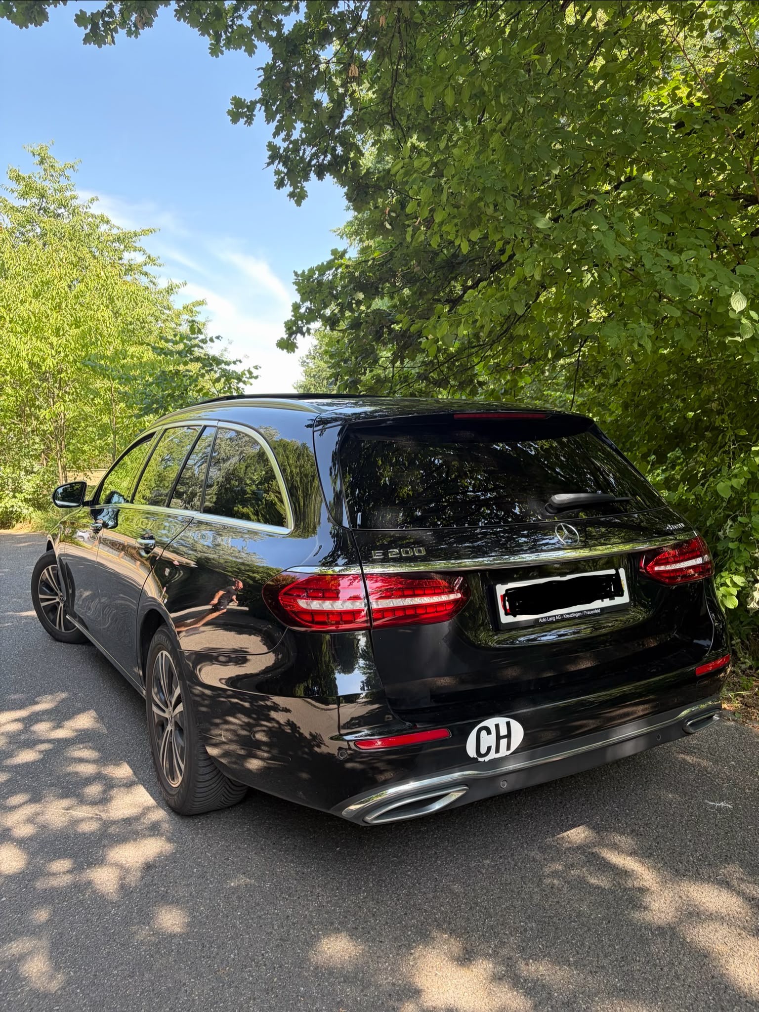 MERCEDES-BENZ E 200 Avantgarde 4matic-image-1