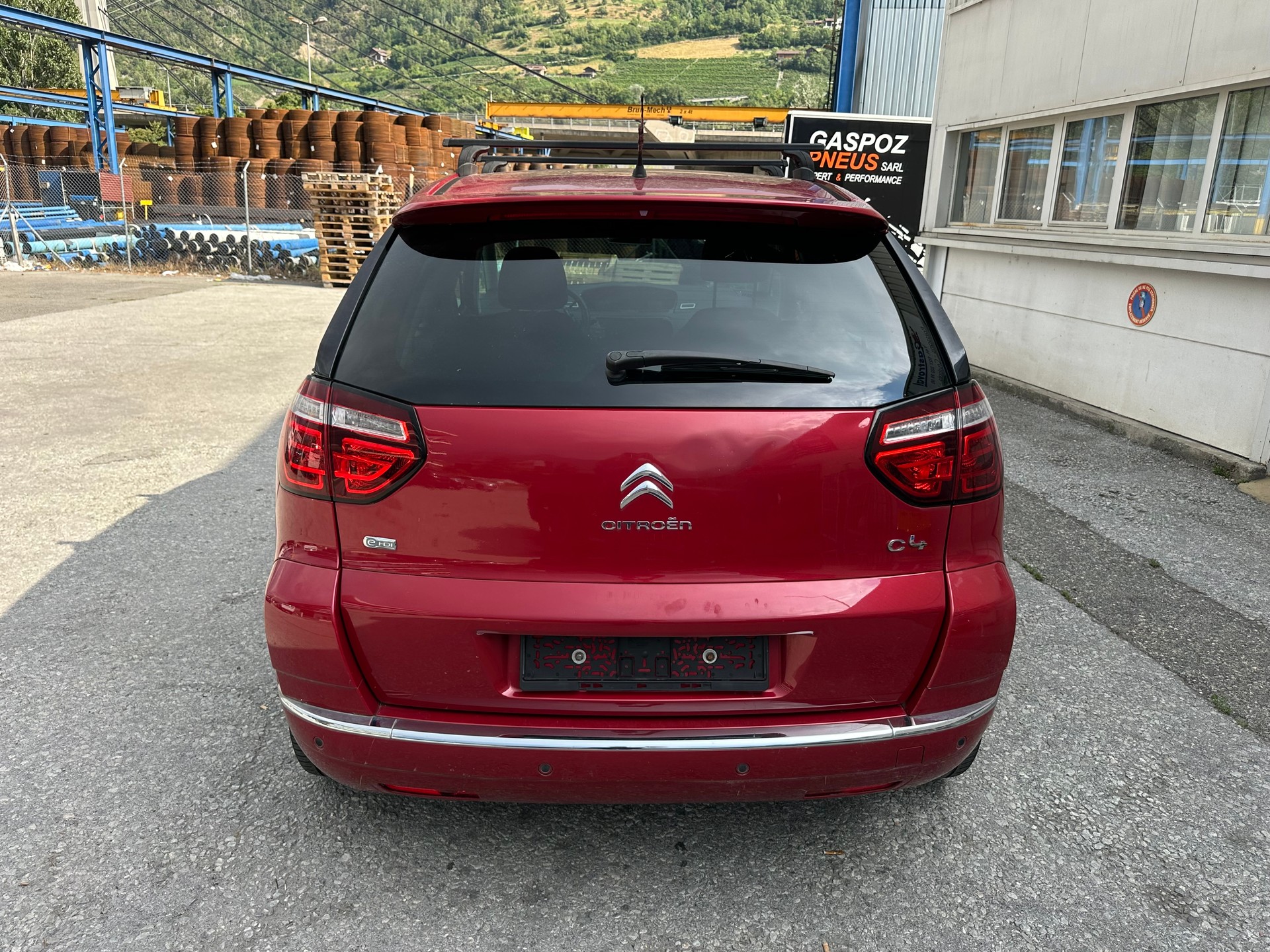 CITROEN C4 Picasso 1.6 HDI 16V Attraction EGS6-image-4