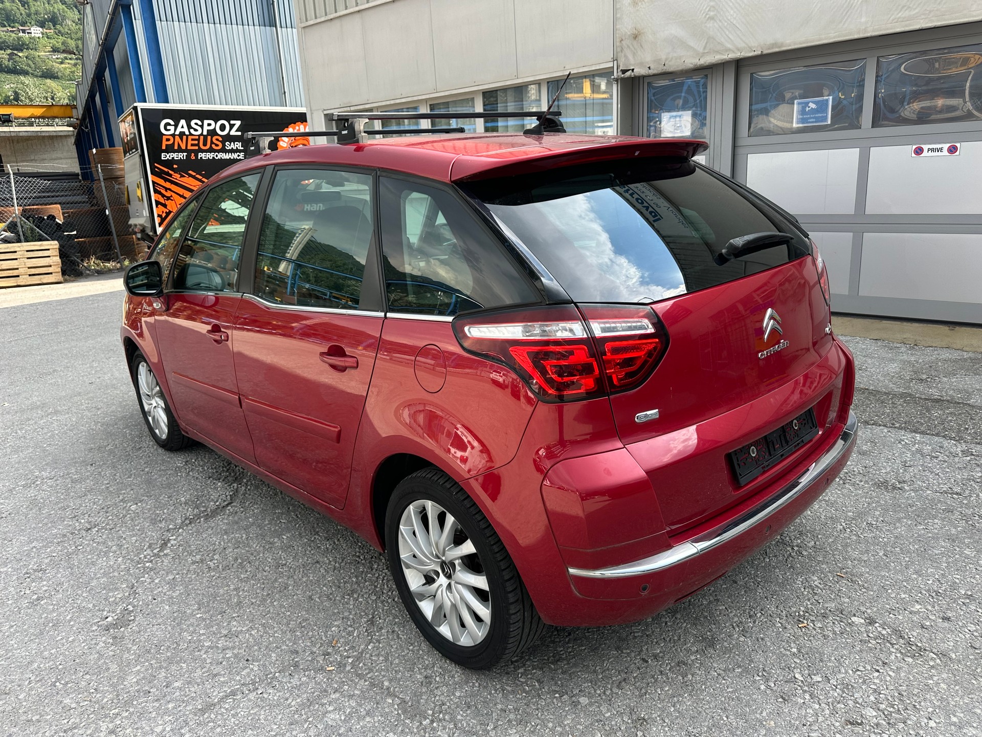 CITROEN C4 Picasso 1.6 HDI 16V Attraction EGS6-image-5