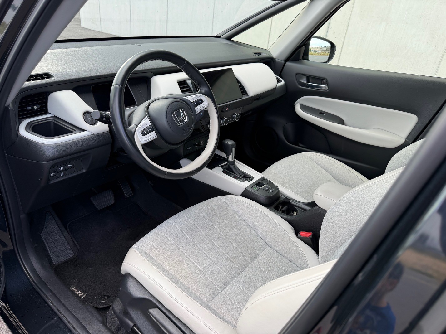 HONDA 1.5 i-MMD Executive-image-7