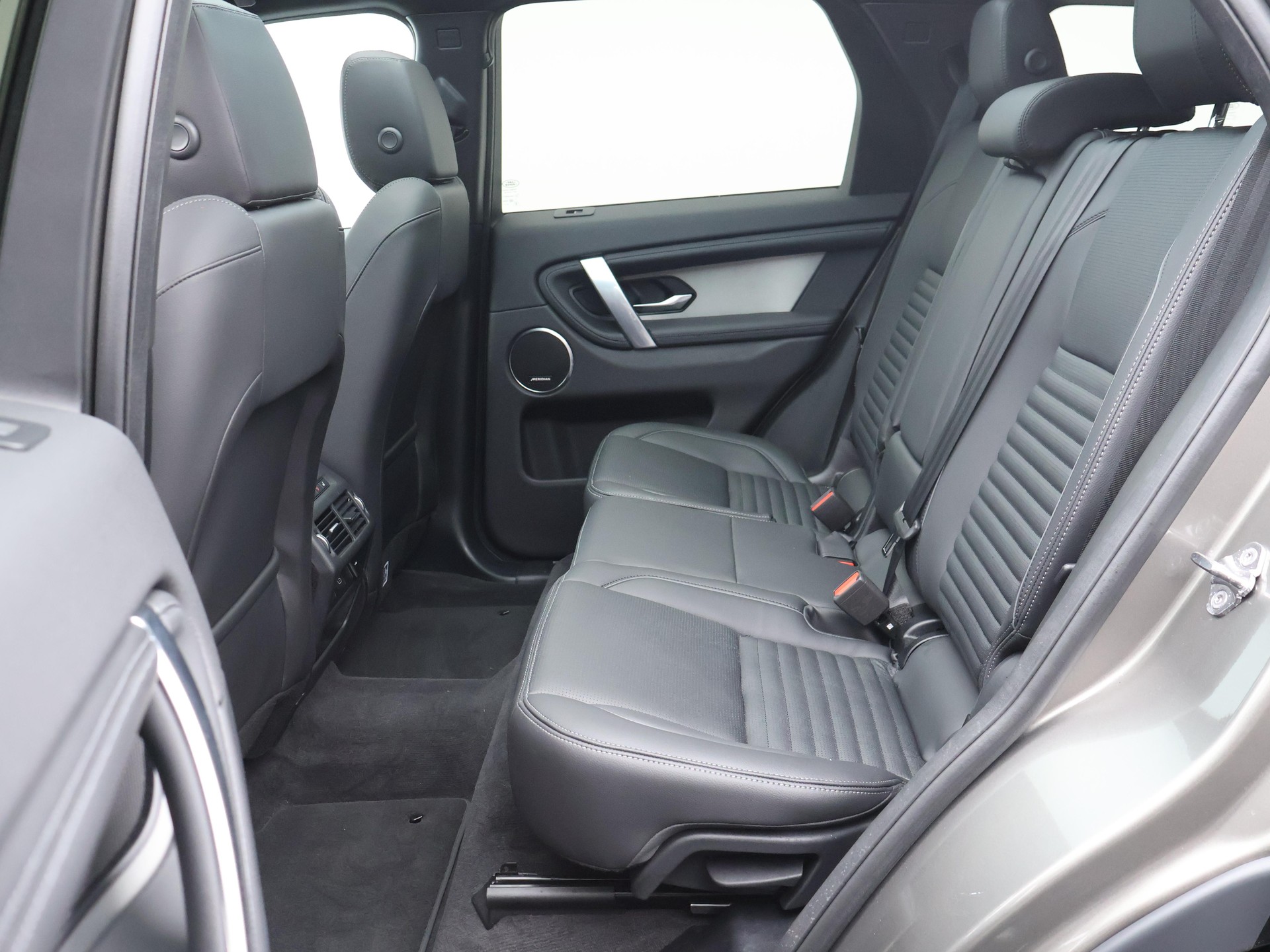LAND ROVER Discovery Sport 2.0 I4 Dynamic SE 7P-image-3