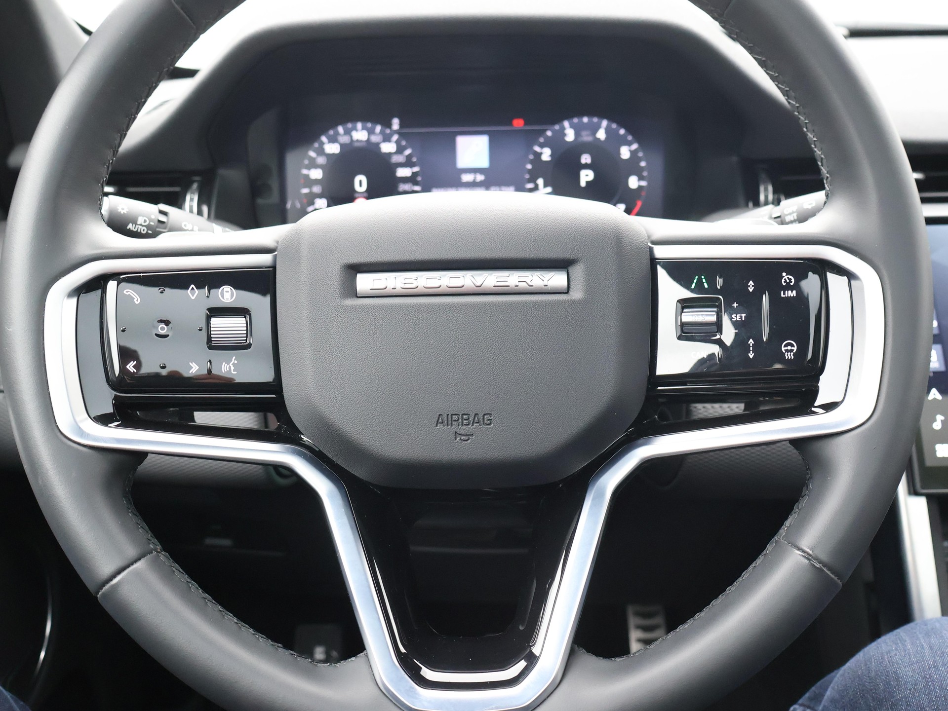 LAND ROVER Discovery Sport 2.0 I4 Dynamic SE 7P-image-19
