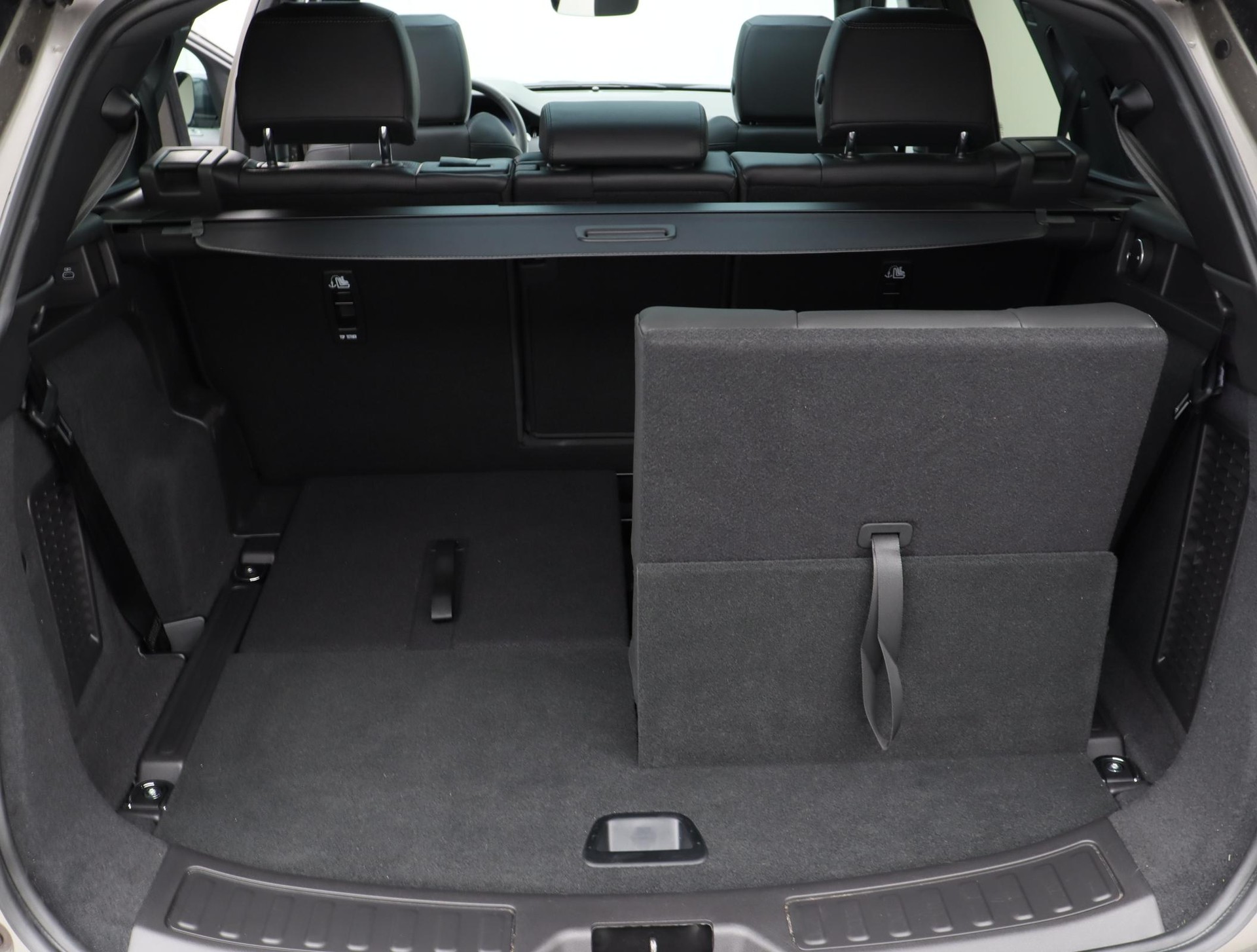 LAND ROVER Discovery Sport 2.0 I4 Dynamic SE 7P-image-11
