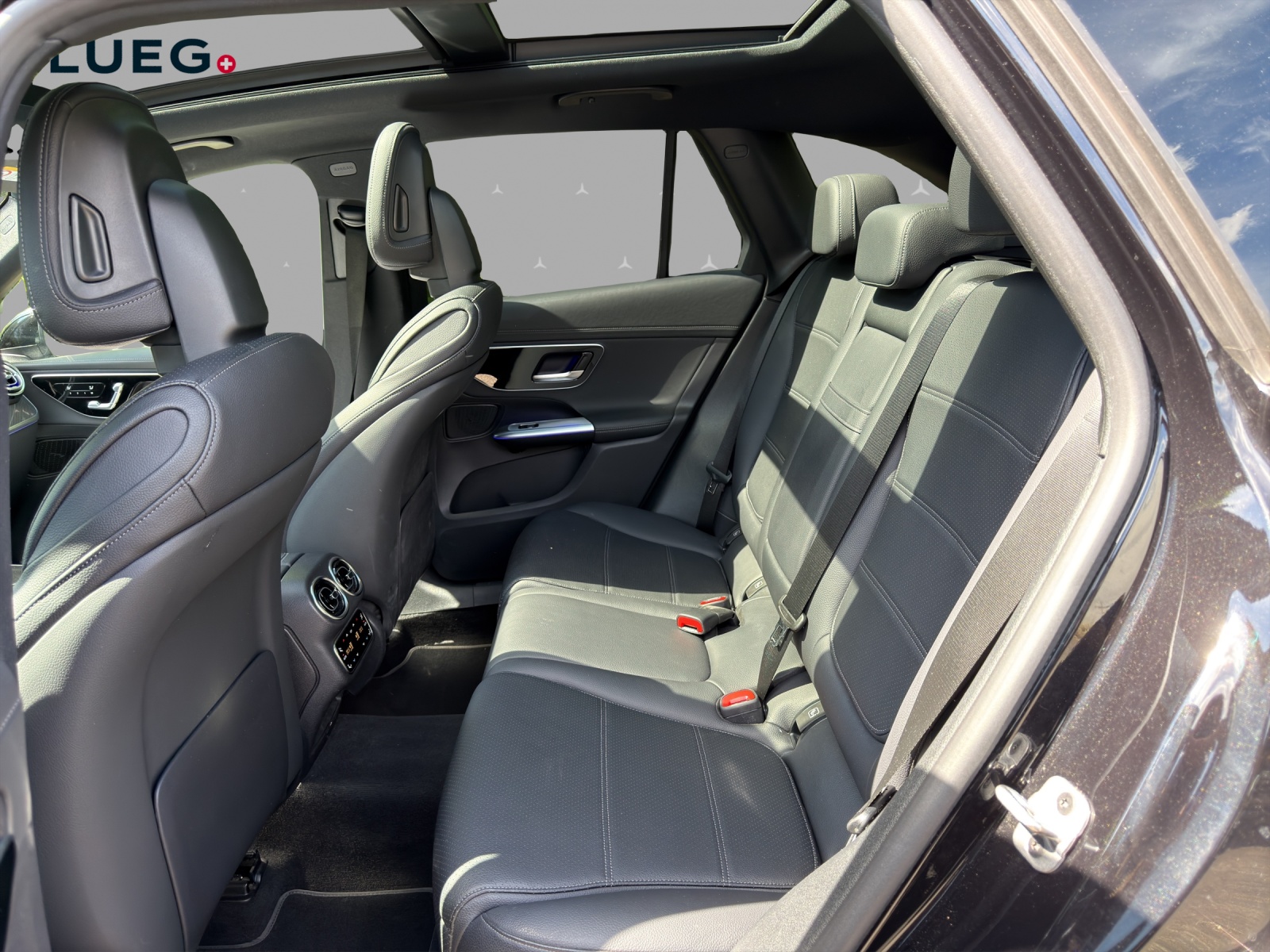 MERCEDES-BENZ GLC 220 d 4Matic 9G-Tronic-image-13