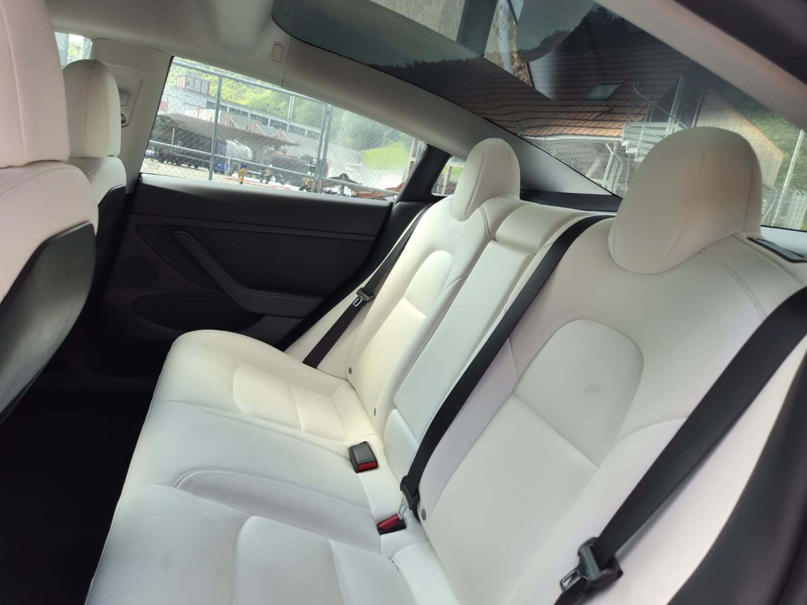 TESLA Model 3 Long Range Dual Motor AWD-image-8
