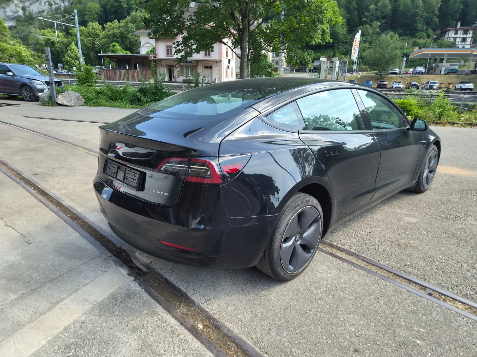 TESLA Model 3 Long Range Dual Motor AWD-image-1