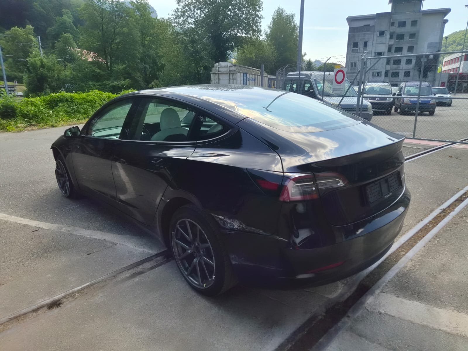 TESLA Model 3 Long Range Dual Motor AWD-image-2