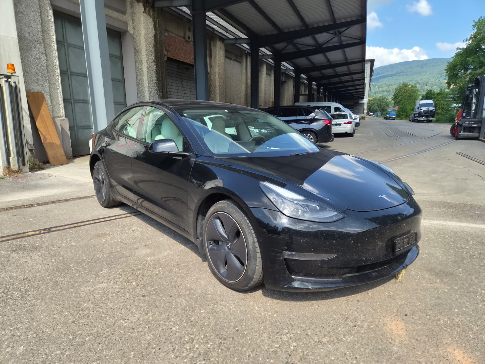 TESLA Model 3 Long Range Dual Motor AWD-image-3