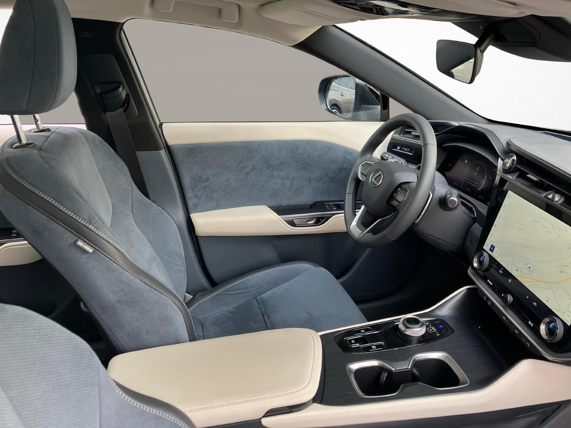LEXUS RZ 450e Excellence-image-9
