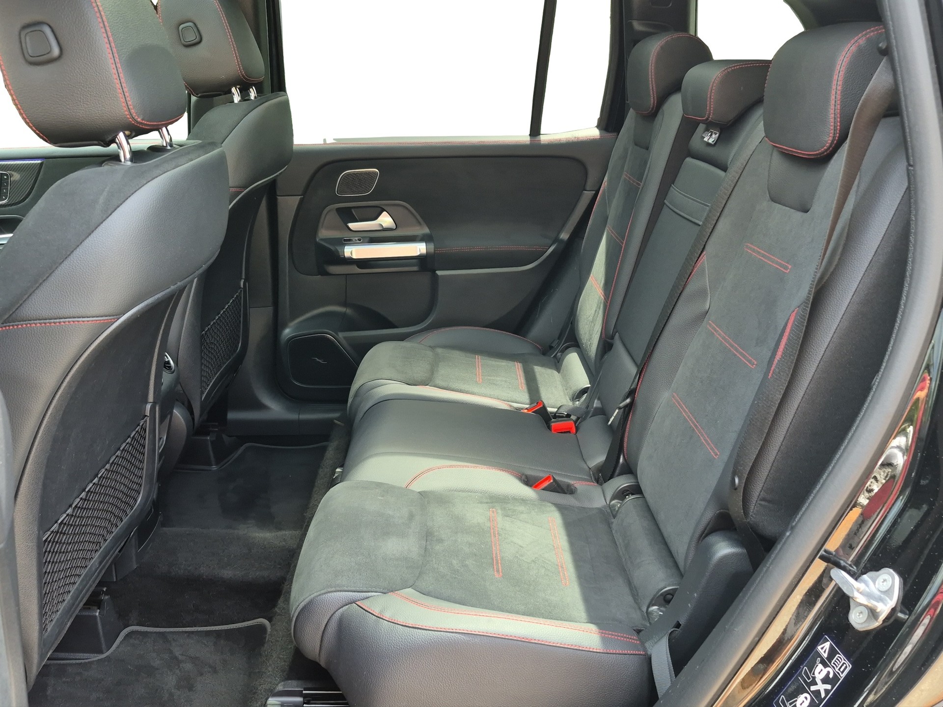 MERCEDES-BENZ GLB 220 d 4Matic AMG Line 8G-Tronic *Night Paket, Panodach, Carplay*-image-11