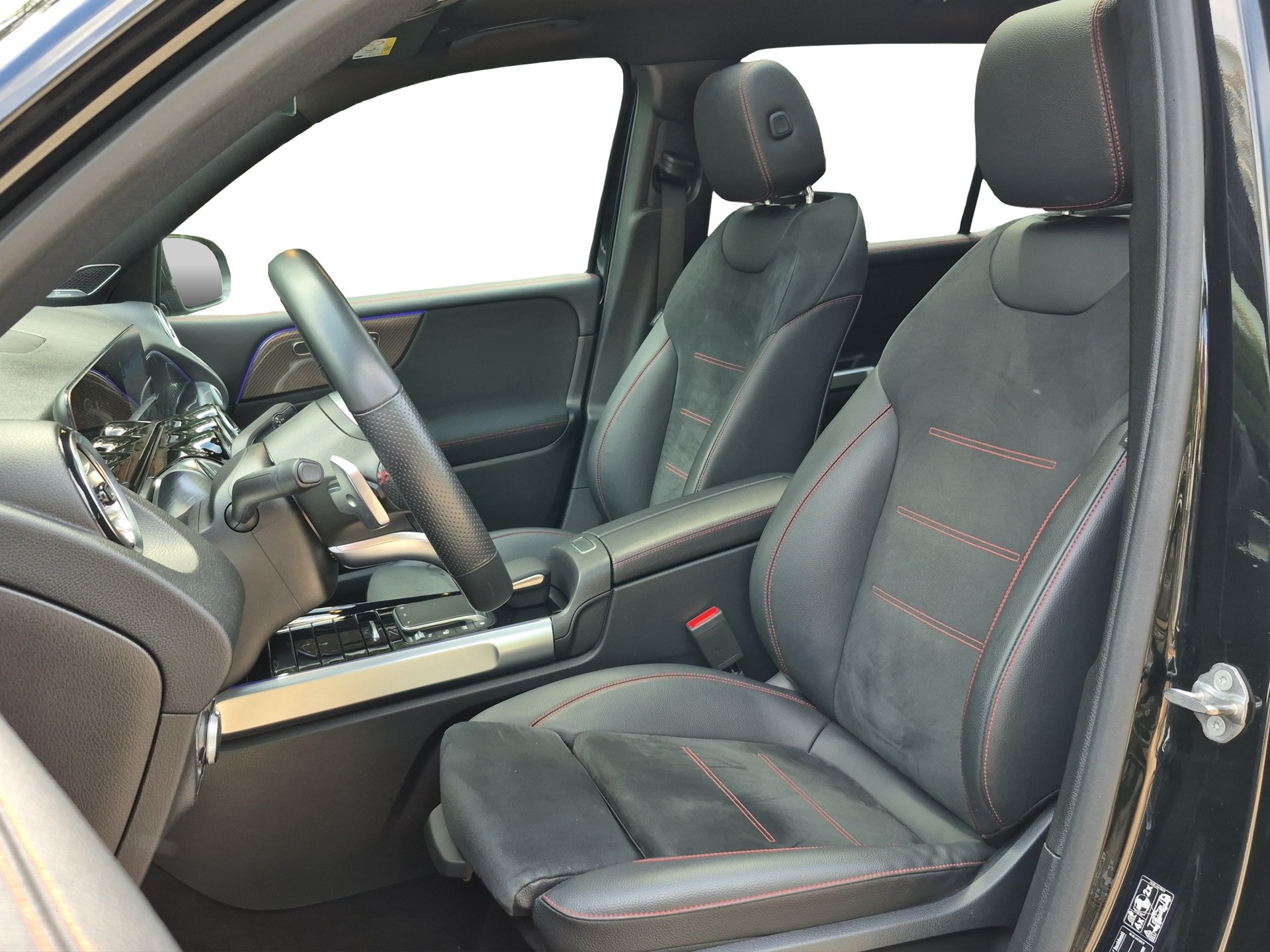 MERCEDES-BENZ GLB 220 d 4Matic AMG Line 8G-Tronic *Night Paket, Panodach, Carplay*-image-10