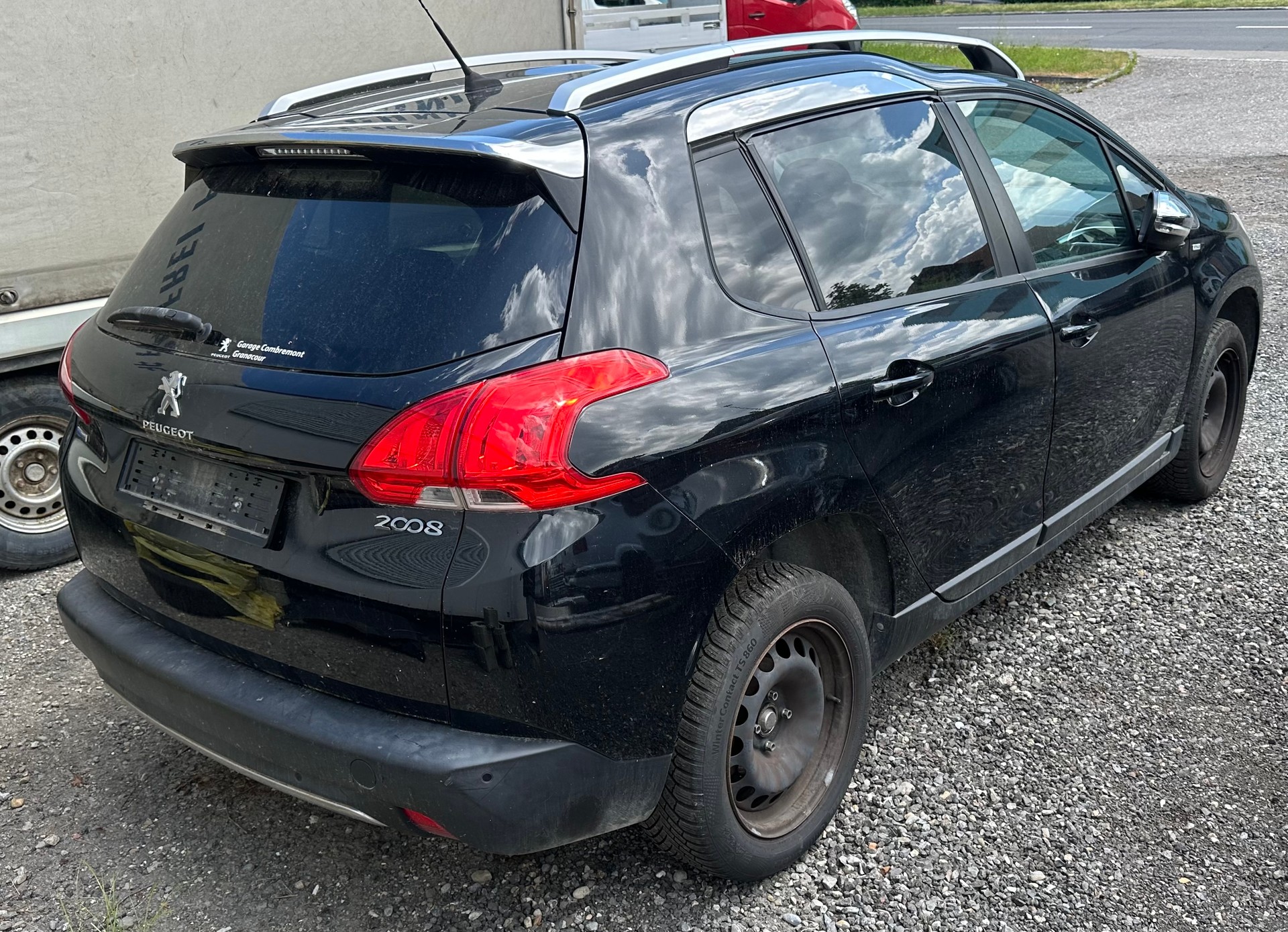 PEUGEOT 2008 1.2 VTI Active-image-5