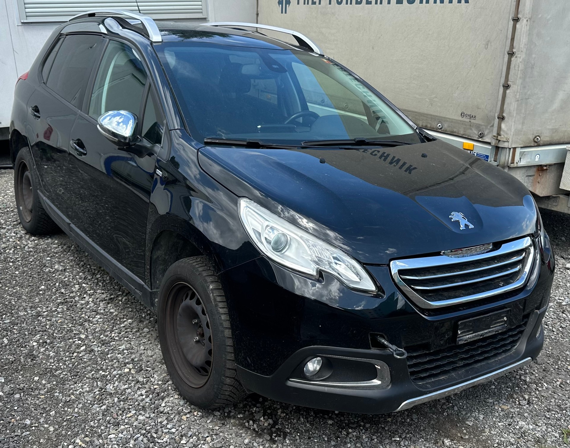 PEUGEOT 2008 1.2 VTI Active-image-4