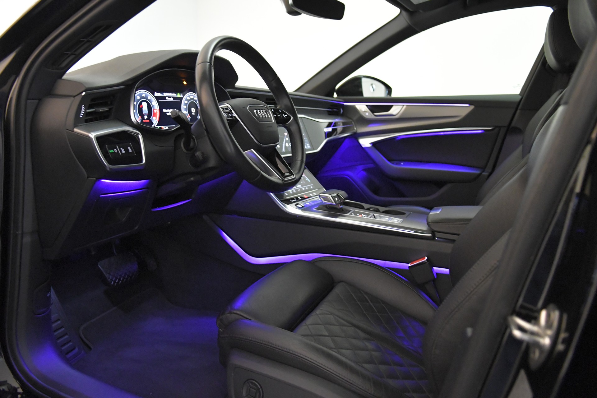AUDI A6 Avant 45 TFSI Sport S-tronic quattro-image-18