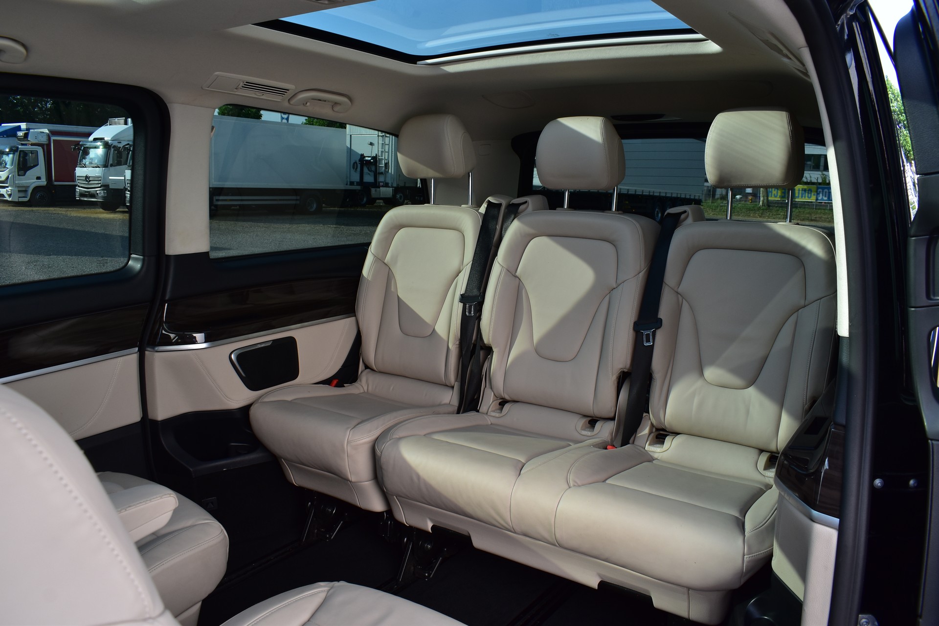 MERCEDES-BENZ V 300 d lang 4Matic 9G-Tronic-image-15