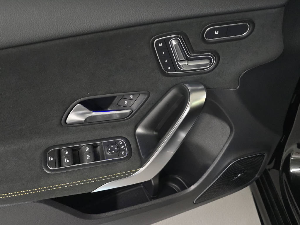 MERCEDES-BENZ A 45 S AMG 4matic+-image-5