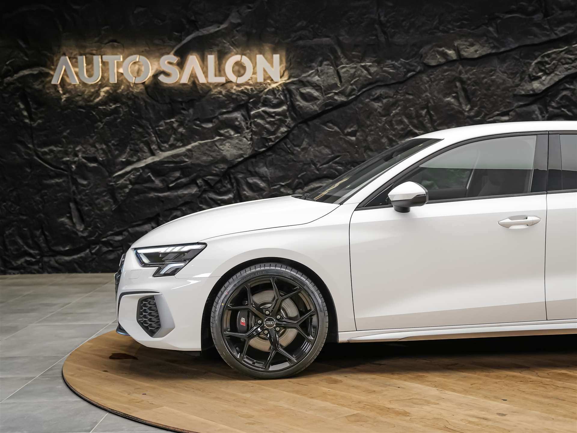 AUDI S3 Sportback 2.0 TFSI quattro S-tronic 19" Felgen*Assistenzpaket*-image-16