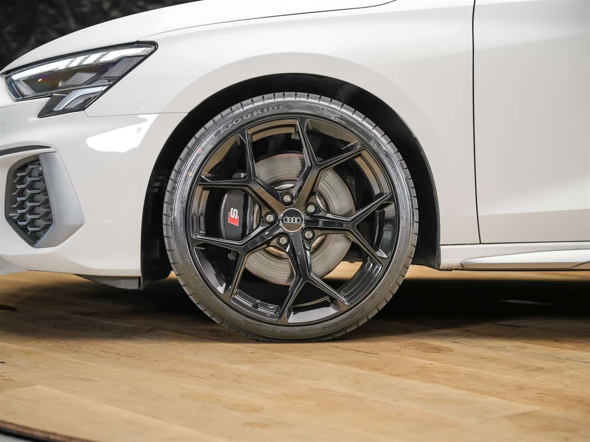 AUDI S3 Sportback 2.0 TFSI quattro S-tronic 19" Felgen*Assistenzpaket*-image-17