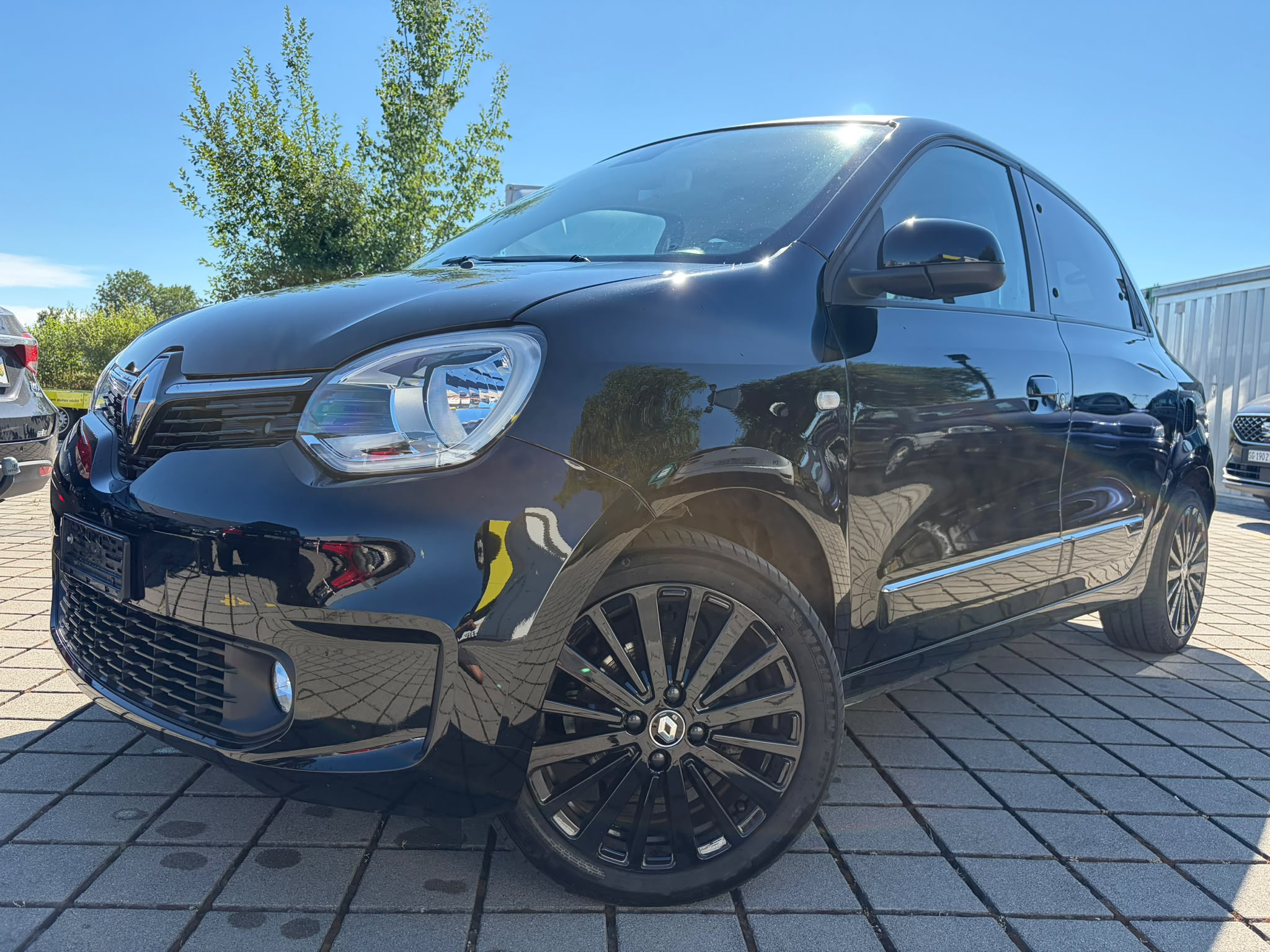 Car photo