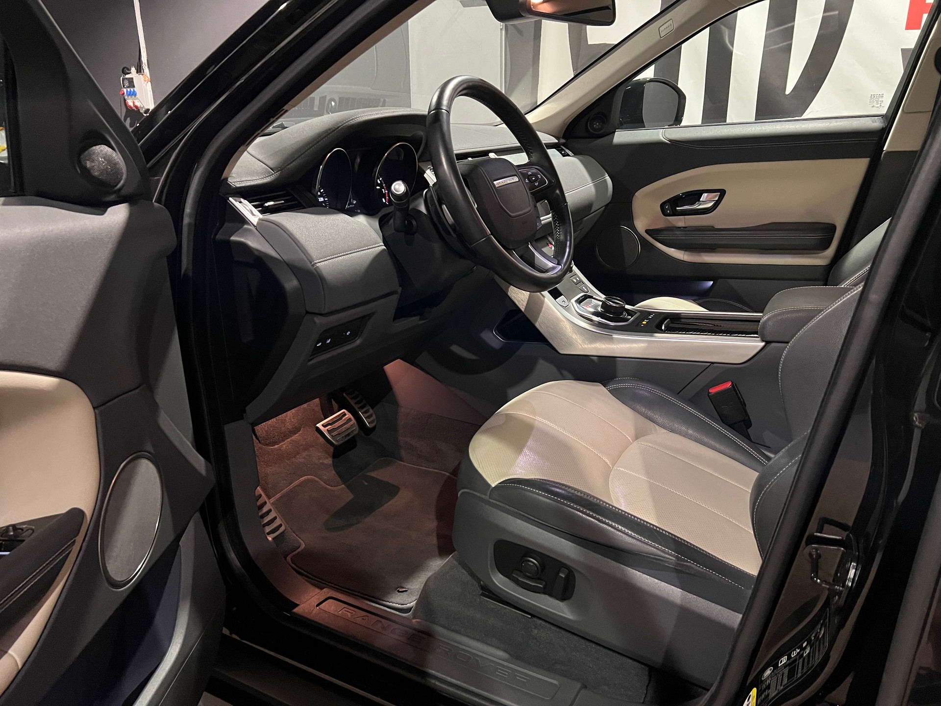 LAND ROVER Range Rover Evoque 2.0 Si4 Autobiography AT9-image-10