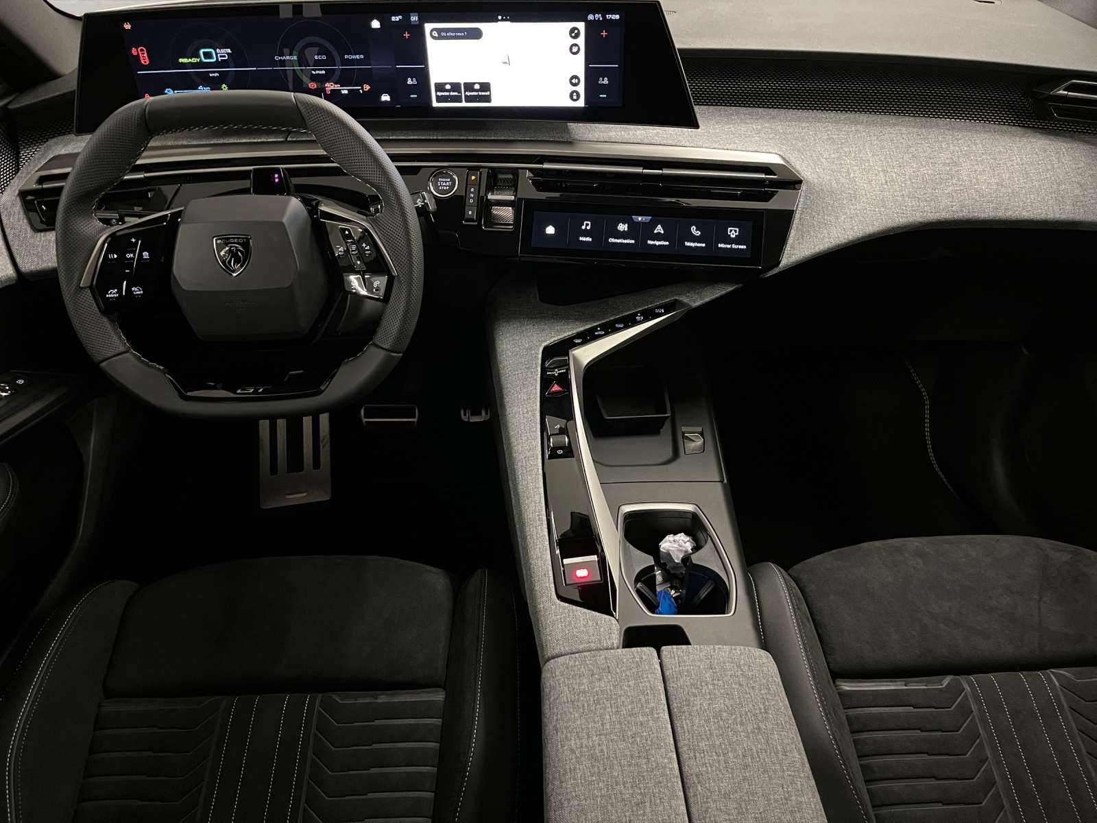 PEUGEOT 5008 1.2 Hybrid GT Exclusive-image-7