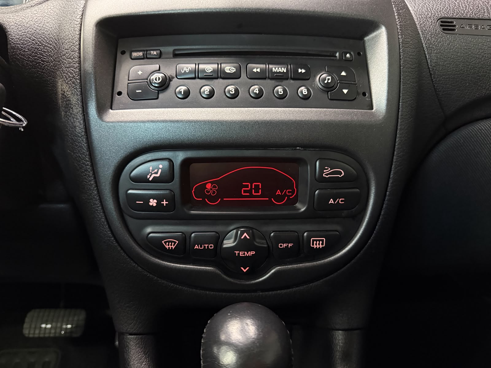 PEUGEOT 206 SW 1.6 16V XS-image-12