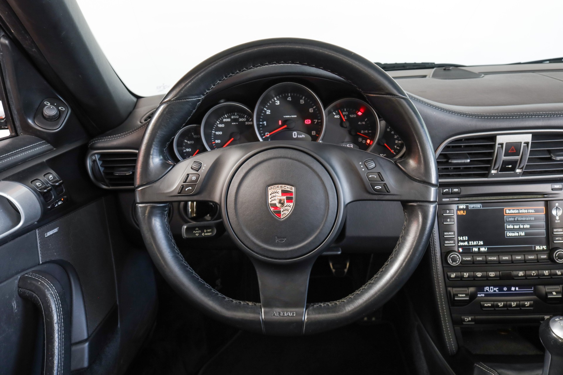 PORSCHE 911 Cabrio Carrera-image-12