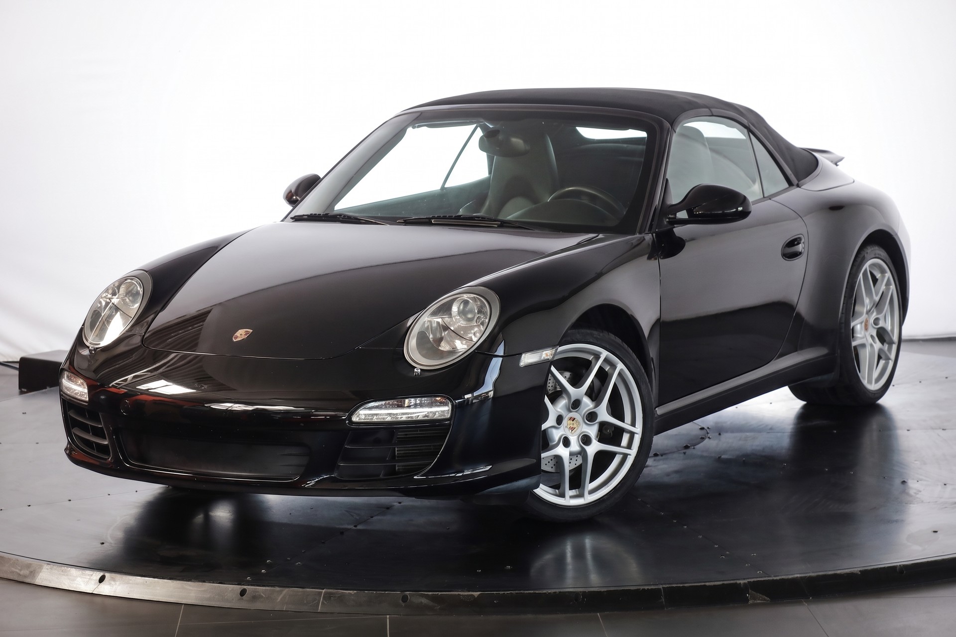 PORSCHE 911 Cabrio Carrera-image-26