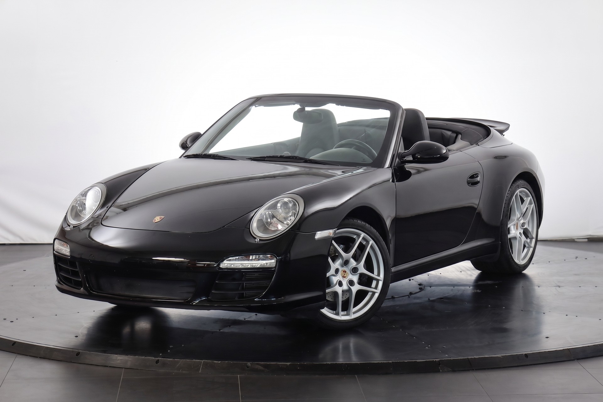 PORSCHE 911 Cabrio Carrera-image-4