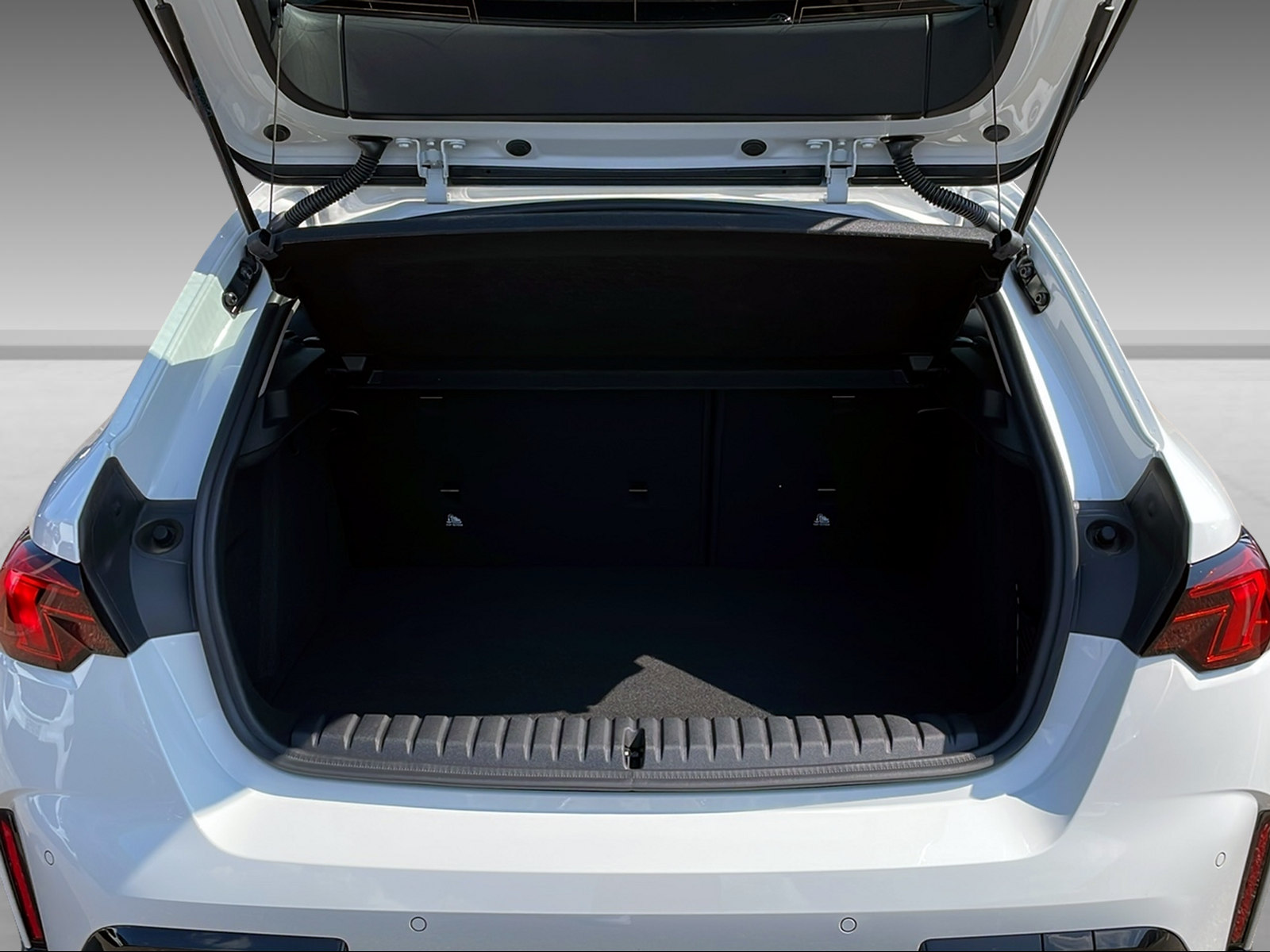 BMW 120i M Sport Pro Steptronic-image-7