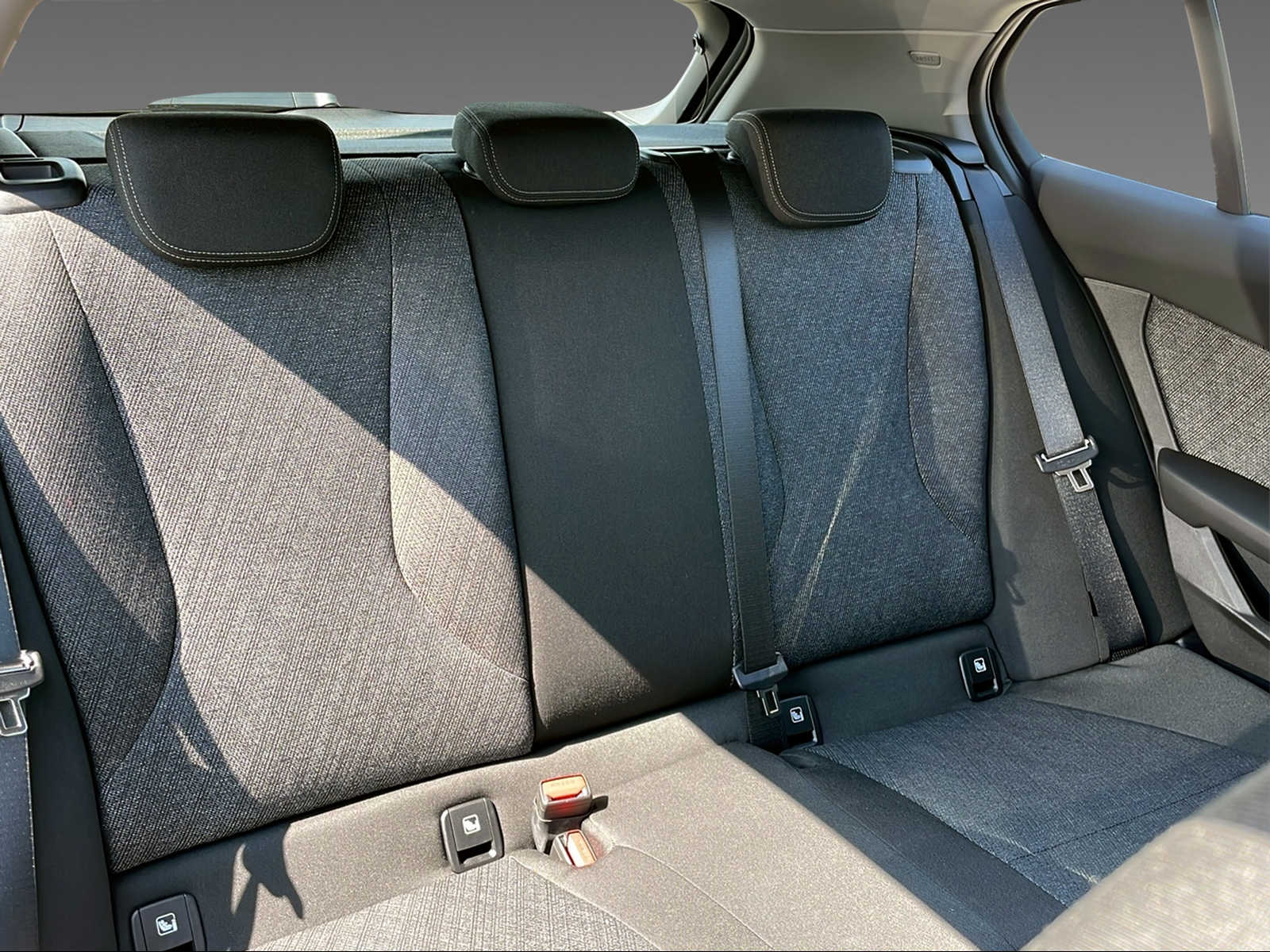 BMW 120i M Sport Pro Steptronic-image-6