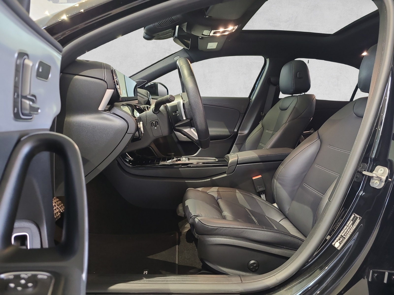 MERCEDES-BENZ A 250 4Matic 8G-DCT-image-7