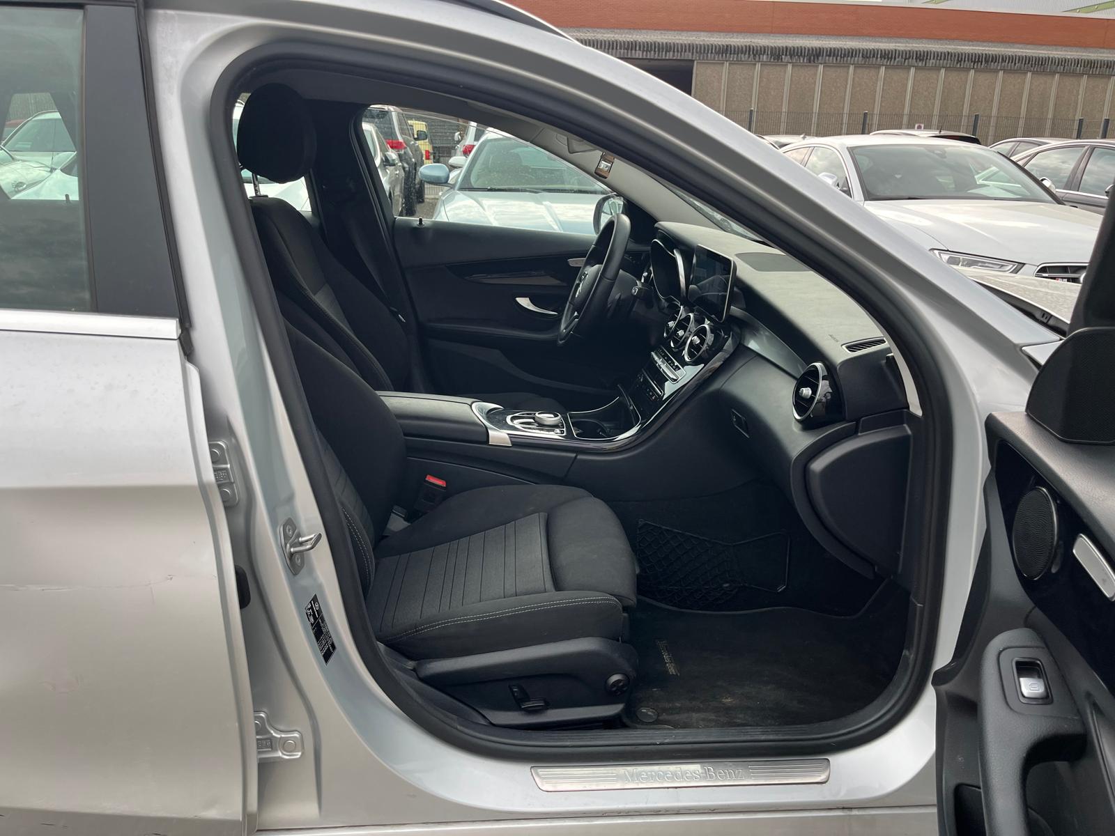MERCEDES-BENZ C 220 d 4matic Kombi-image-10