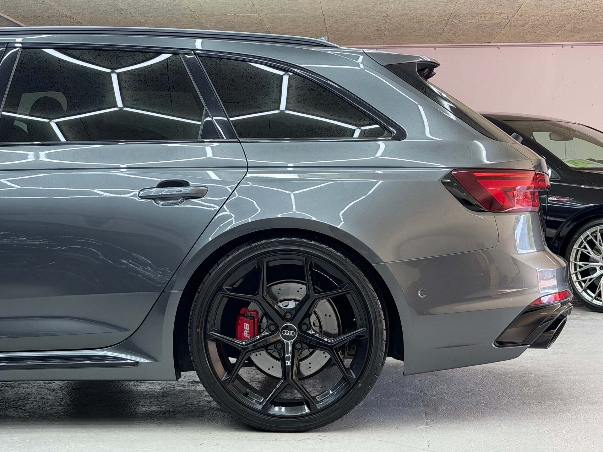 AUDI RS4 Avant 2.9 TFSI quattro tiptronic *20’ Perf wheels / Full options / CH auto / NO FAP/OPF*-image-6