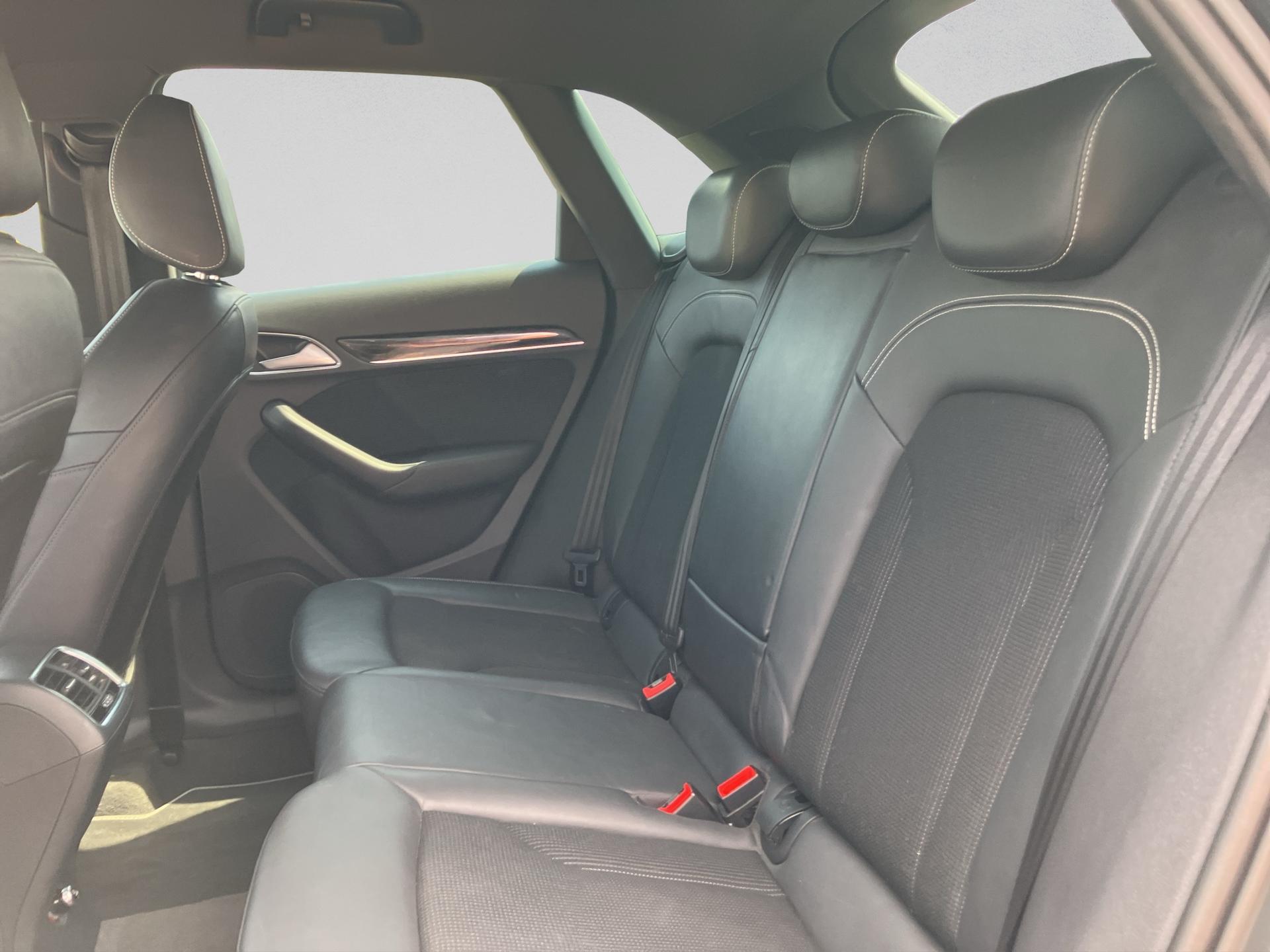 AUDI Q3 1.4 TFSI ultra sport-image-14