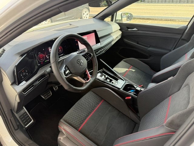 VW Golf 2.0 TSI GTI Clubsport DSG-image-4