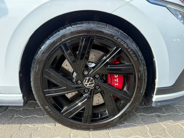 VW Golf 2.0 TSI GTI Clubsport DSG-image-3