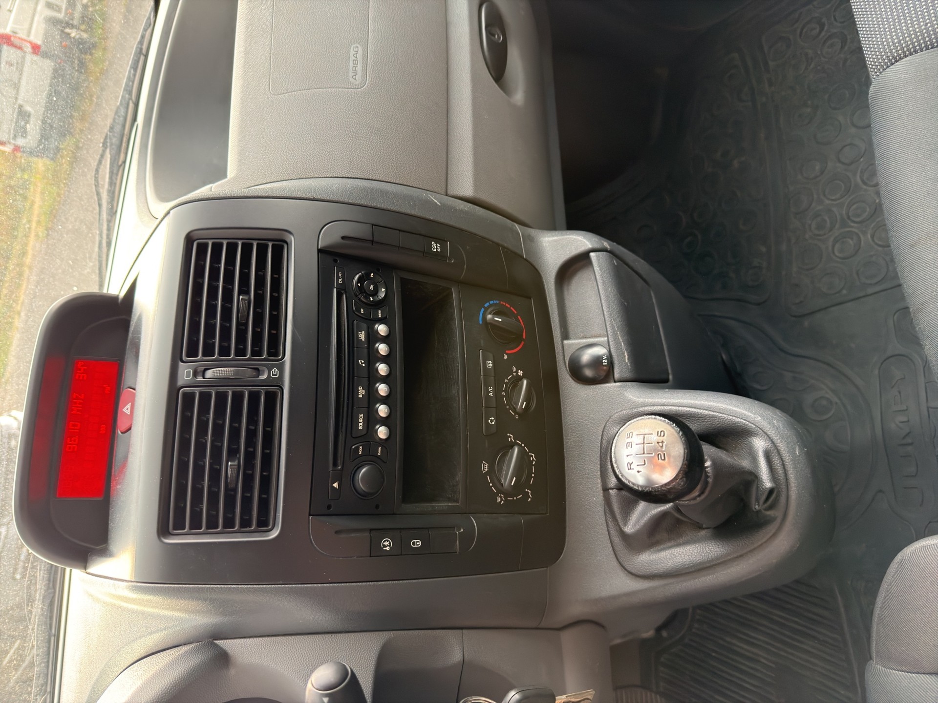 CITROEN Jumpy 2.0HDi L2H1 Seduction-image-13