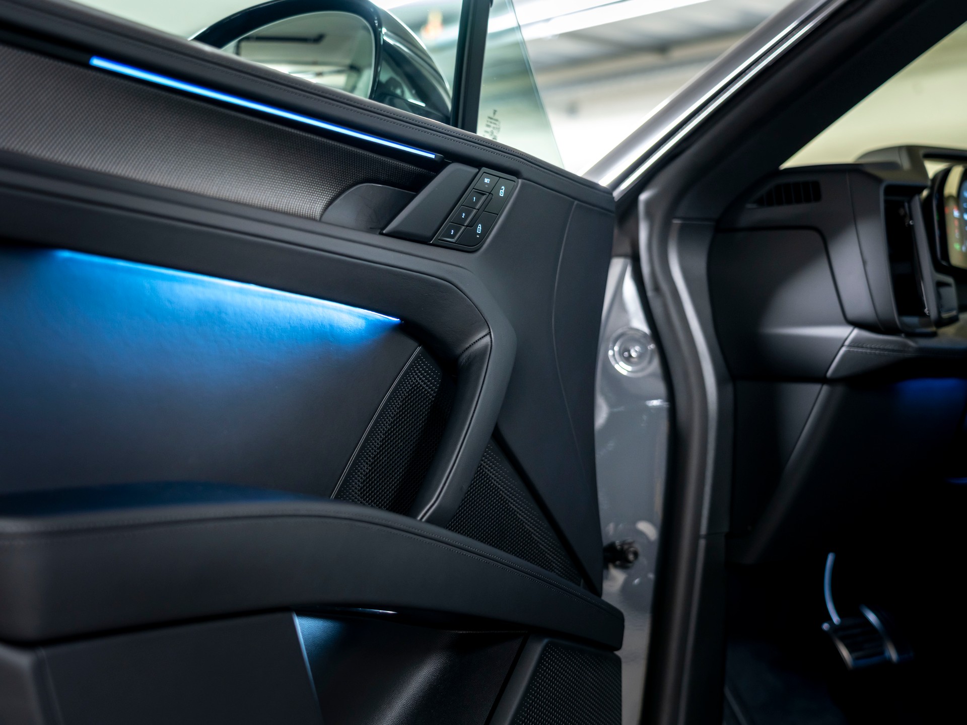 PORSCHE Cayenne Coupe S Electric 113 kWh-image-19