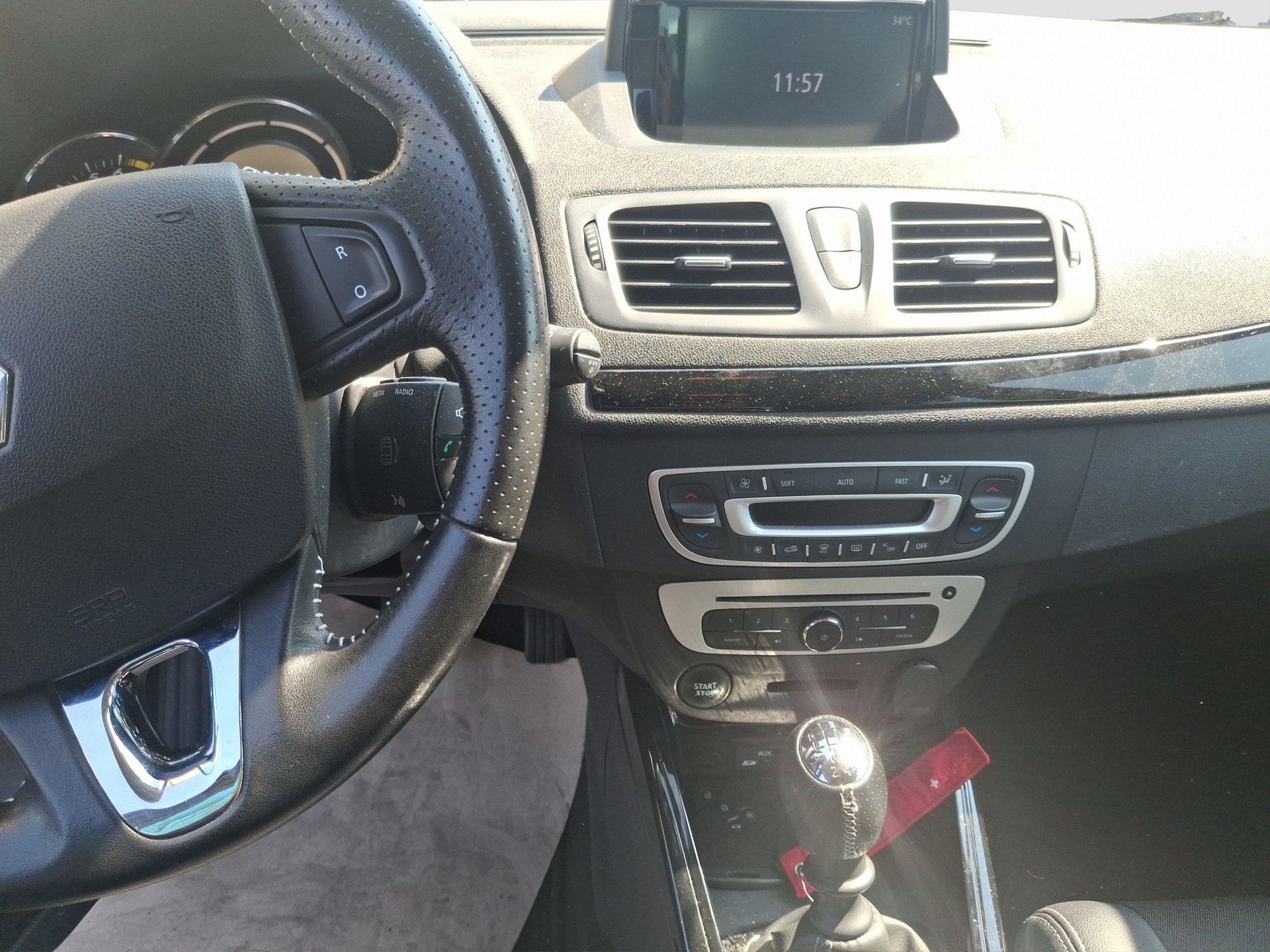 RENAULT Mégane Grandtour 1.2 16V Turbo Swiss Edition-image-6