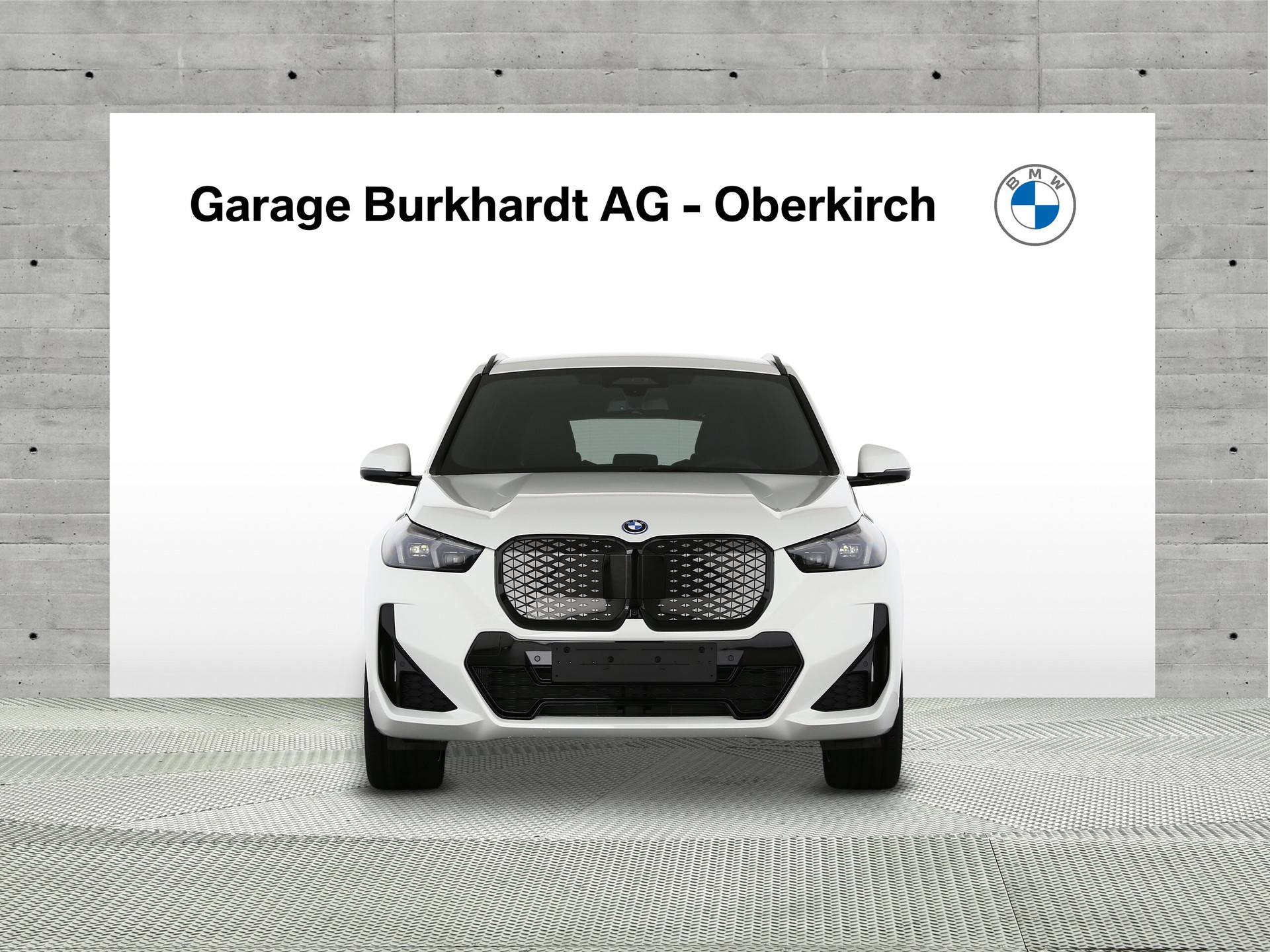 BMW iX1 xDrive 30 M Sport Pro-image-4