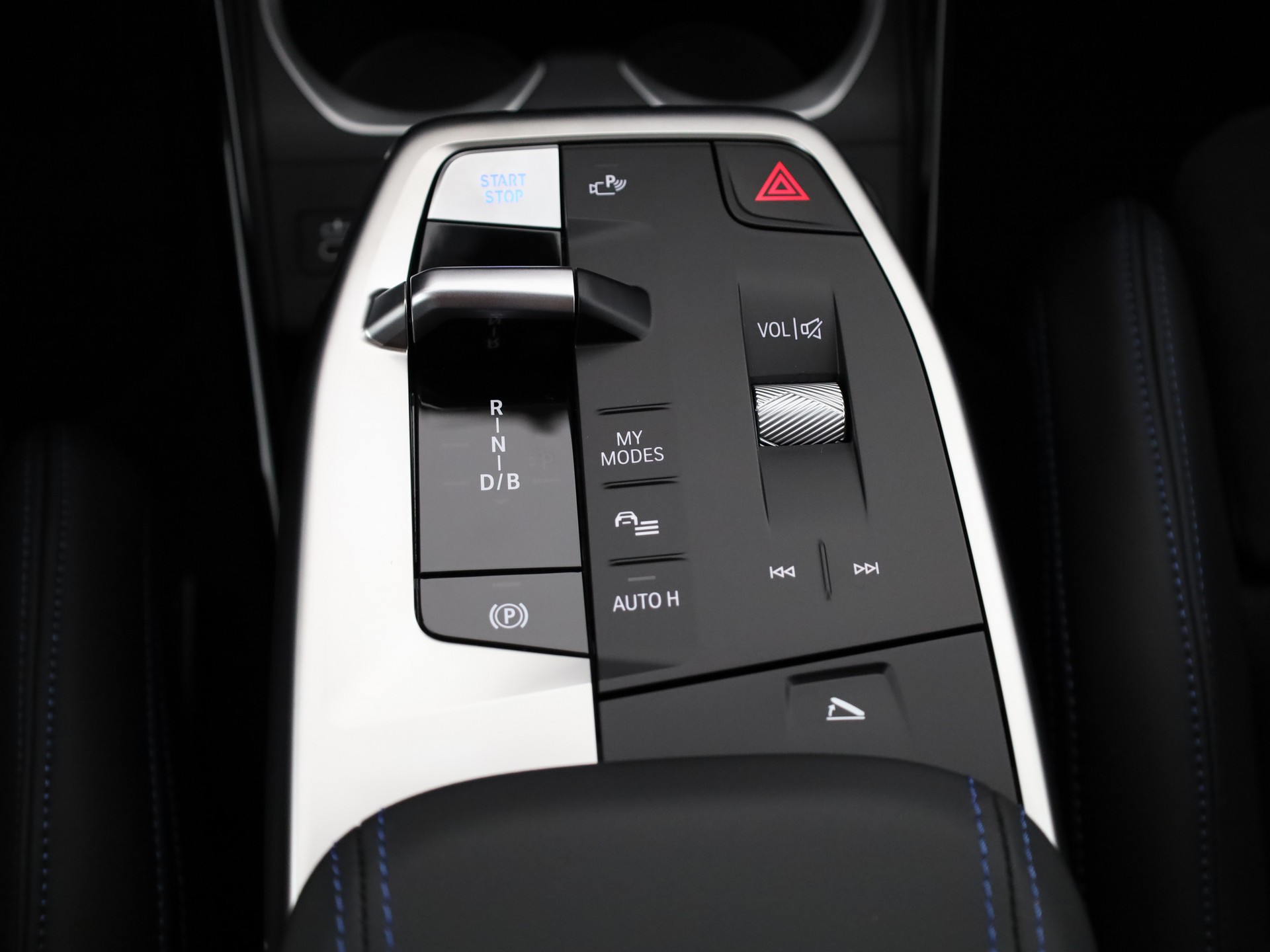 BMW iX1 xDrive 30 M Sport Pro-image-17