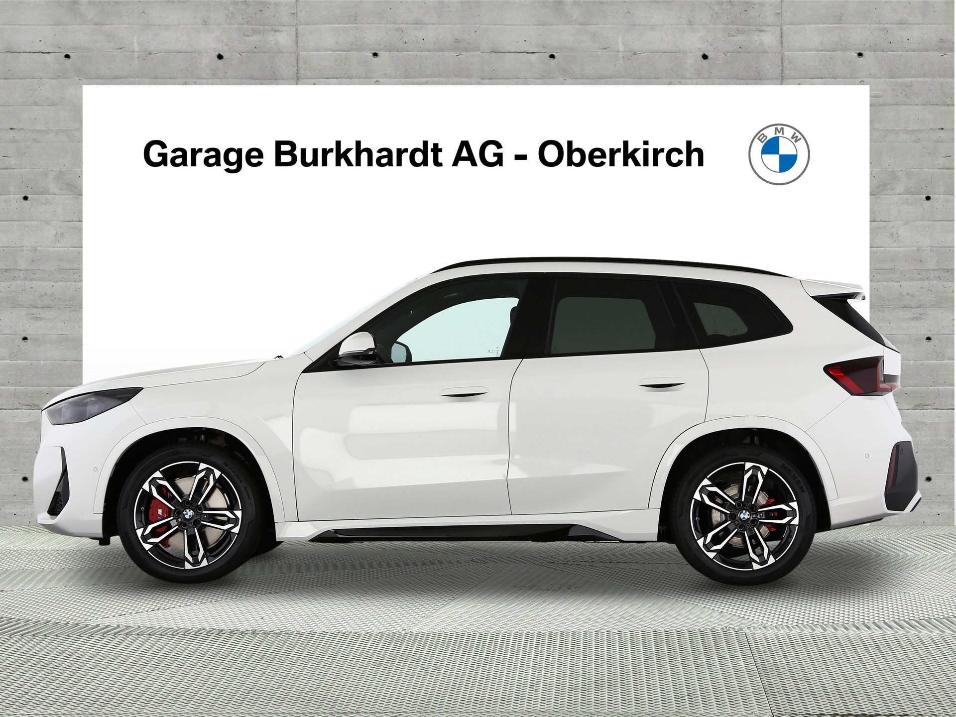 BMW iX1 xDrive 30 M Sport Pro-image-2