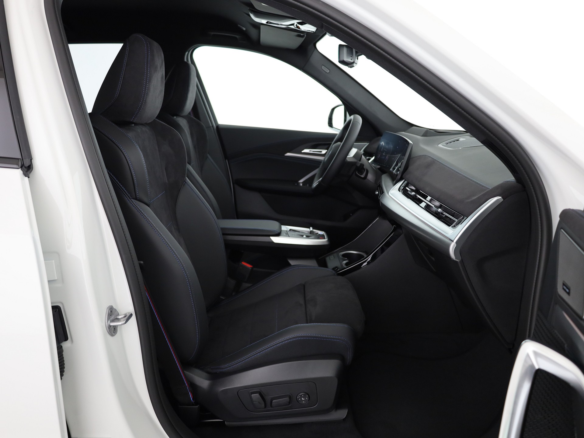 BMW iX1 xDrive 30 M Sport Pro-image-15