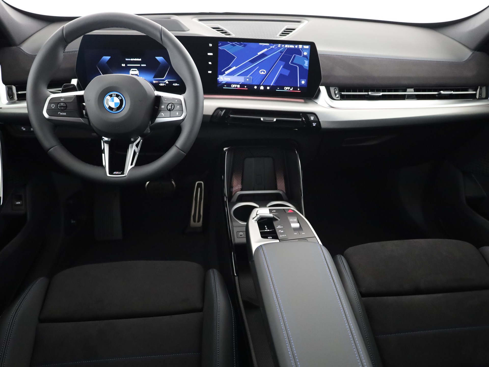 BMW iX1 xDrive 30 M Sport Pro-image-18