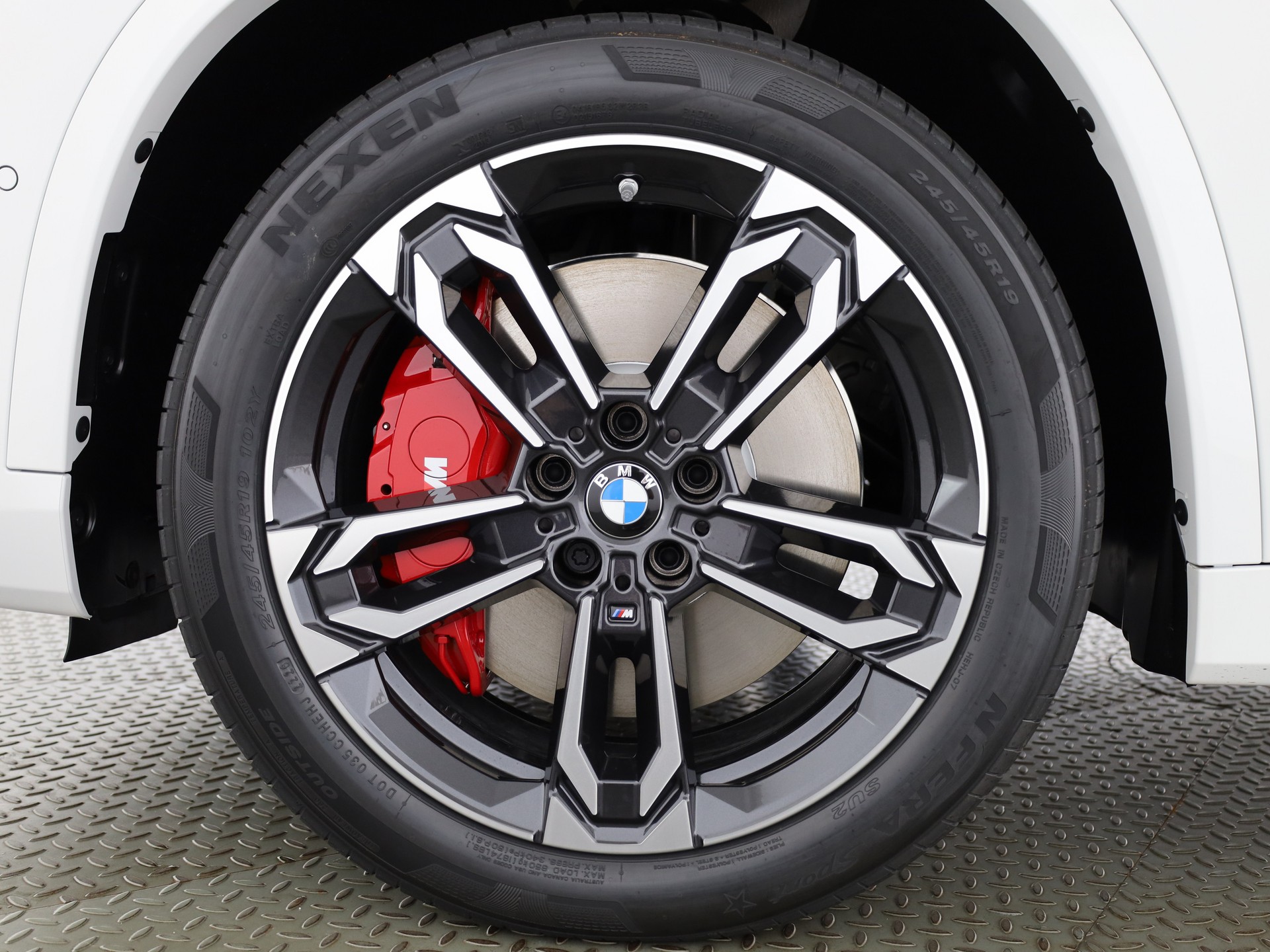 BMW iX1 xDrive 30 M Sport Pro-image-21